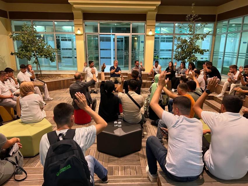 Mustafa Canbey, Altıeylül’de Gençlerle Buluştu