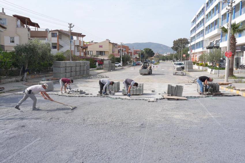 BURHANİYE BELEDİYESİ FEN İŞLERİ EKİPLERİ ÇALIŞMALARINI SÜRDÜRÜYOR