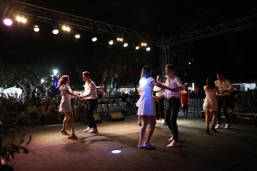 BURHANİYE’DE FESTİVAL RÜZGAR GİBİ GEÇTİ