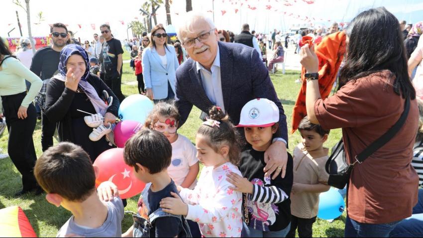 BURHANİYE’DE ÇOCUKLARA BAYRAM COŞKUSU