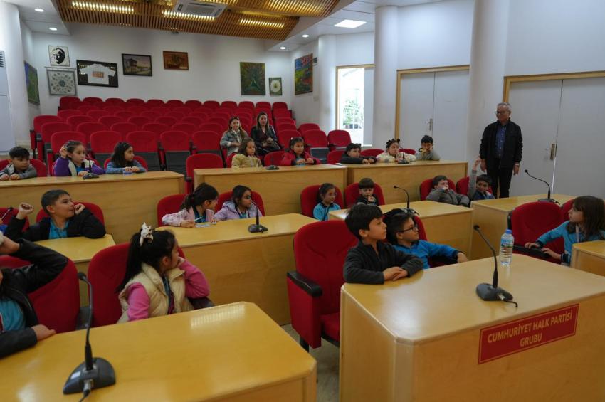 BURHANİYELİ MİNİKLERDEN ÖRNEK ÇEVRE DUYARLILIĞI