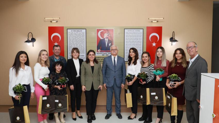 BAŞKAN DEVECİLER ÖĞRETMENLERİ ZİYARET ETTİ