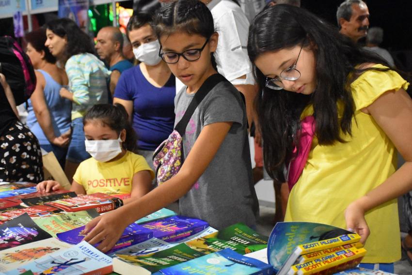 5. EDREMIT KITAP FUARI’NDA İKI GÜN GERIDE KALDI