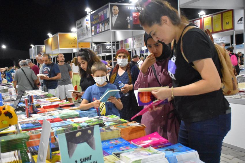 5. EDREMIT KITAP FUARI’NDA İKI GÜN GERIDE KALDI