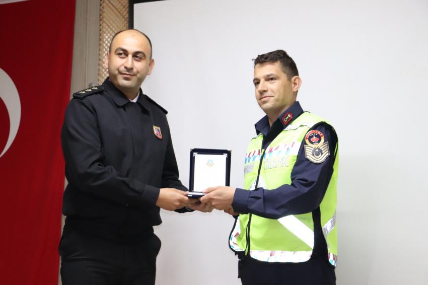 EDREMIT’TE TRAFIK VE İLKYARDIM HAFTASI MIMAR SINAN İLKOKULUNDA KUTLANDI