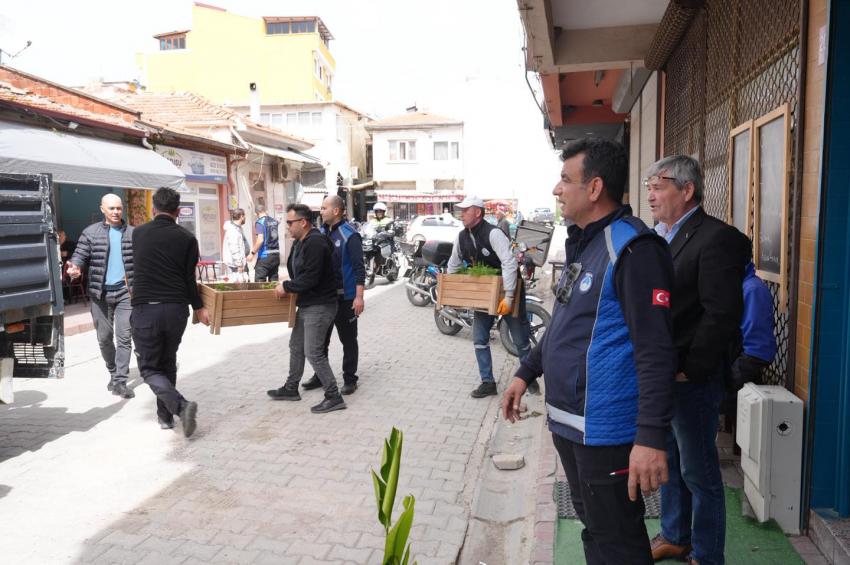 BURHANİYE’DE YOL VE KALDIRIM İŞGALİNE MÜDAHALE