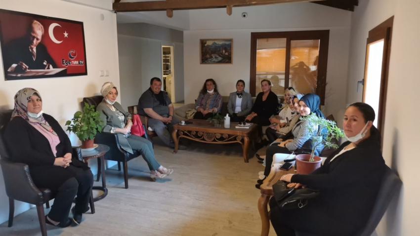 EDREMİT MHP'Lİ KADIN KOLLARI. ..