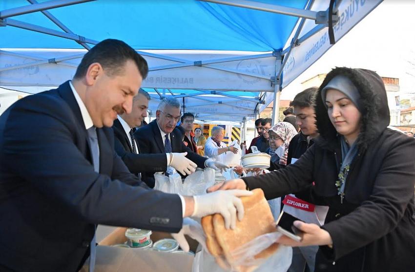 BÜYÜKŞEHIR, RAMAZAN BEREKETINI ŞEHRE YAYIYOR