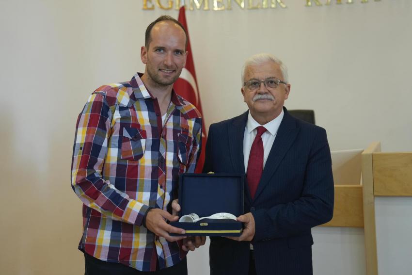 BURHANİYE'DE KARDEŞ ŞEHİR ZİYARETİ