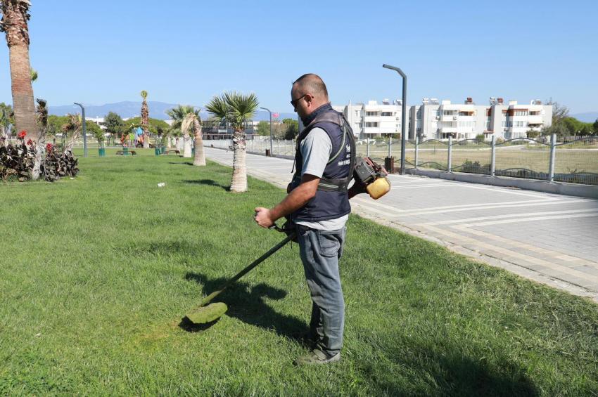 BURHANİYE’DE BAKIM ÇALIŞMALARI HIZ KESMEDEN SÜRÜYOR