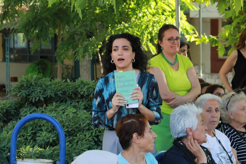 KADINLAR BULUŞMASI PELİTKÖY MAHALLESİ’NDE GERÇEKLEŞTİRİLDİ