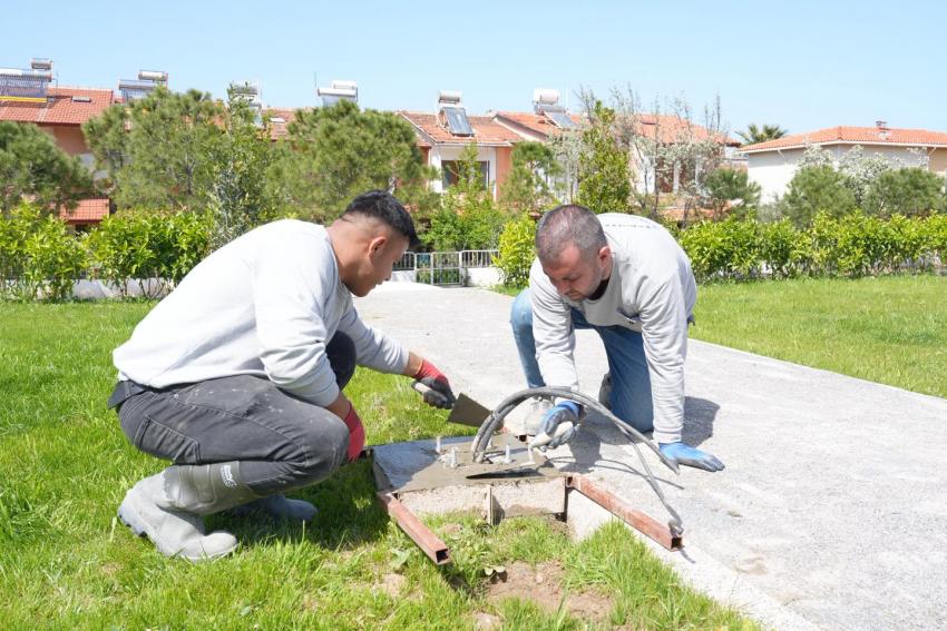 BURHANİYE BELEDİYESİ FEN İŞLERİ EKİPLERİ ÇALIŞMALARINI SÜRDÜRÜYOR