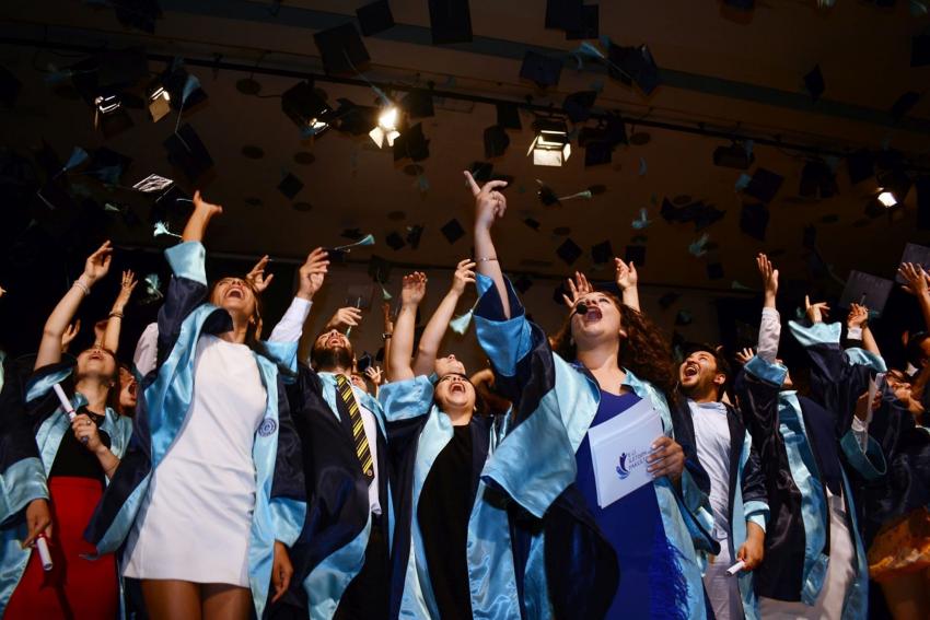 AYVALIK’TA 145 EĞITİM FIDANINA 800 LİRALIK BURS