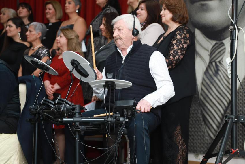 Burhaniye Belediyesi Kadın Korosu İlk Konserini Düzenledi