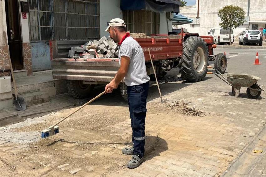BURHANİYE'DE YOL ÇALIŞMALARI TÜM HIZIYLA DEVAM EDİYOR