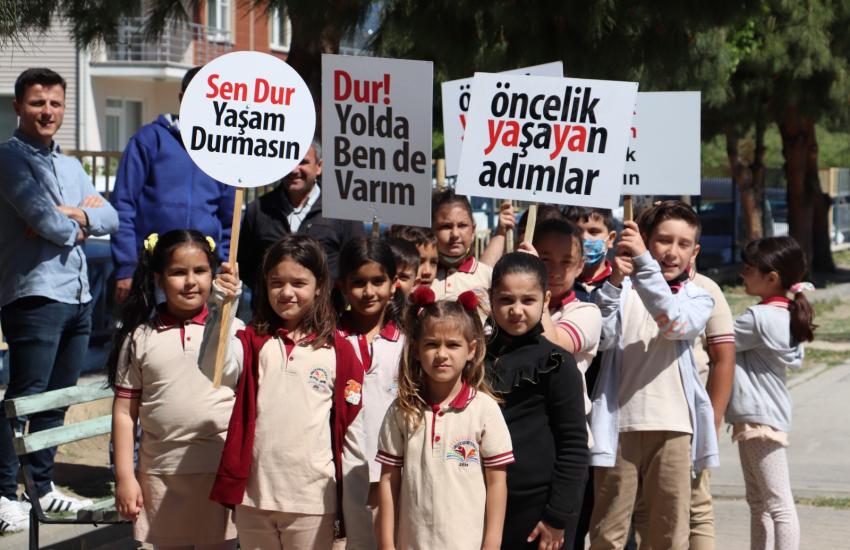 EDREMIT’TE TRAFIK VE İLKYARDIM HAFTASI MIMAR SINAN İLKOKULUNDA KUTLANDI