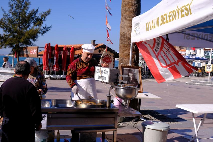 9'U 5 GEÇE TÜM AYVALIK SESSİZLİĞE BÜRÜNDÜ
