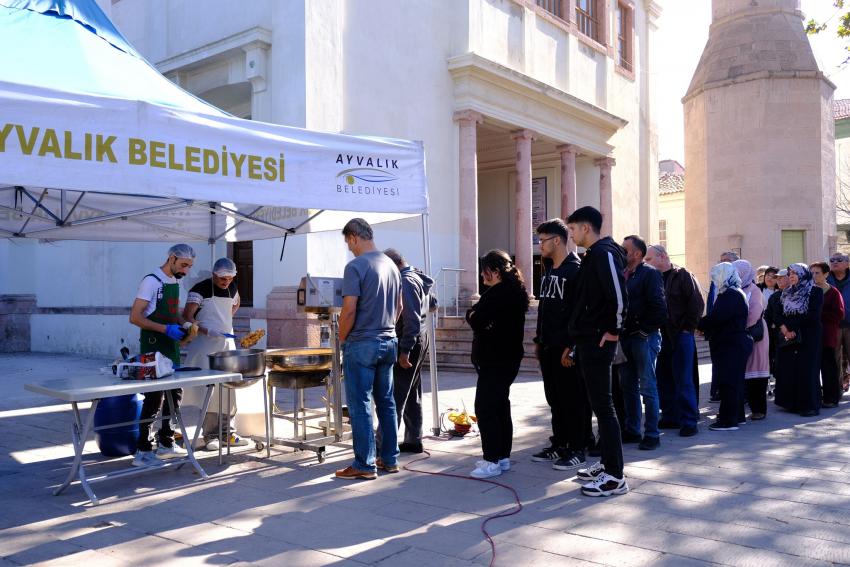 9'U 5 GEÇE TÜM AYVALIK SESSİZLİĞE BÜRÜNDÜ