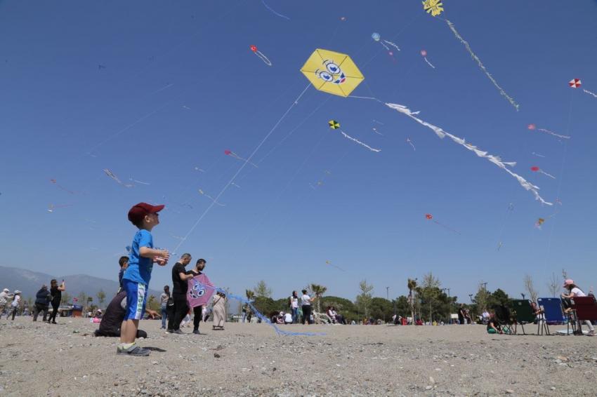 22. EDREMİT UÇURTMA ŞENLİĞİ YAPILDI