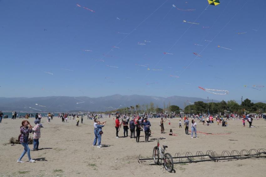 22. EDREMİT UÇURTMA ŞENLİĞİ YAPILDI