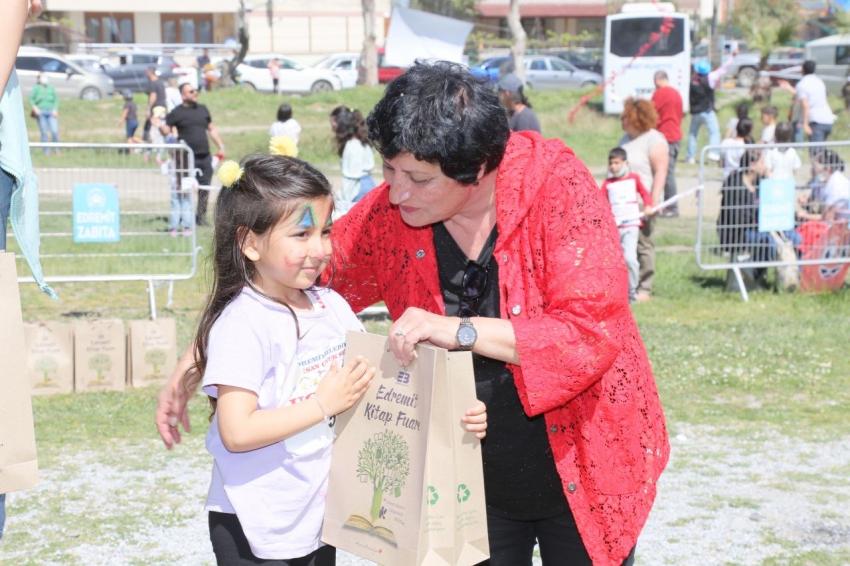 22. EDREMİT UÇURTMA ŞENLİĞİ YAPILDI