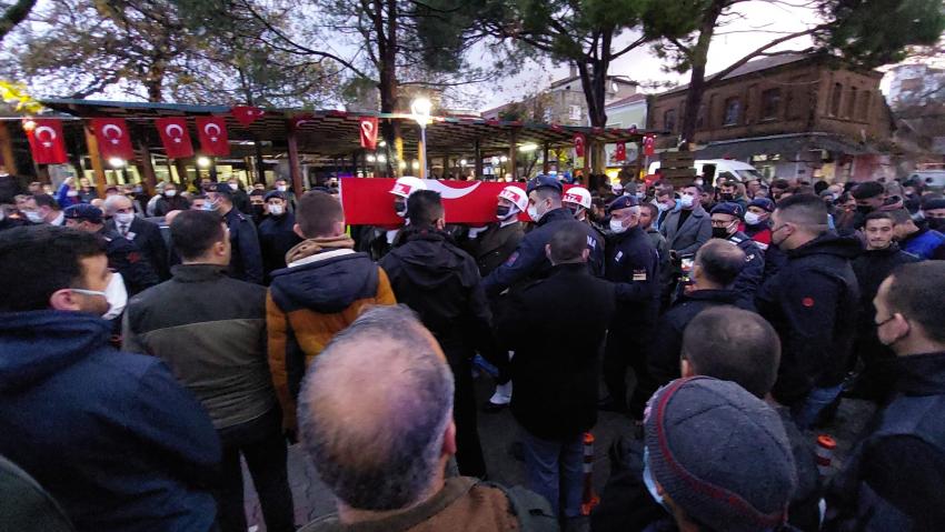 ŞEHİDİMİZ DUALARLA TOPRAĞA VERİLDİ