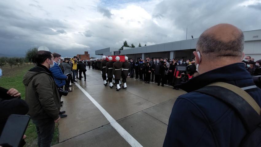 ŞEHİDİMİZ DUALARLA TOPRAĞA VERİLDİ