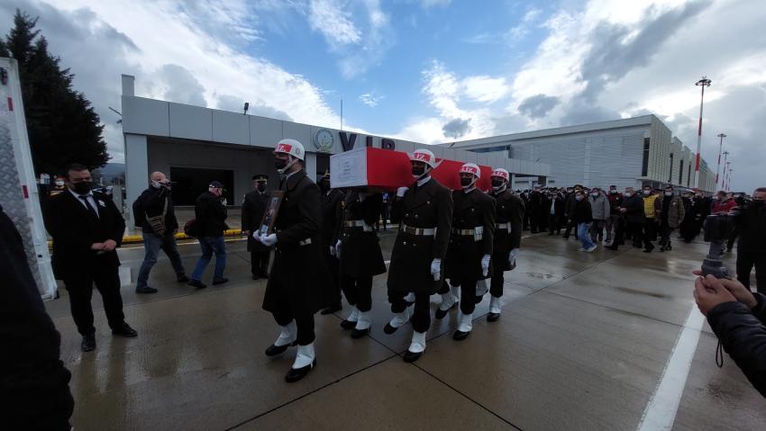 ŞEHİDİMİZ DUALARLA TOPRAĞA VERİLDİ