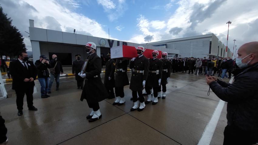 ŞEHİDİMİZ DUALARLA TOPRAĞA VERİLDİ