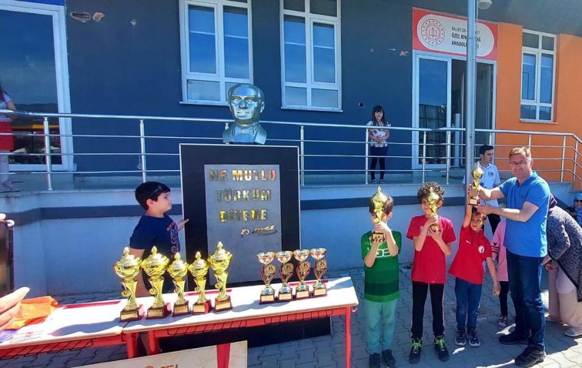 KIVANÇ DAĞ GENÇLIK KUPASI SATRANÇ TURNUVASI GERÇEKLEŞTIRILDI