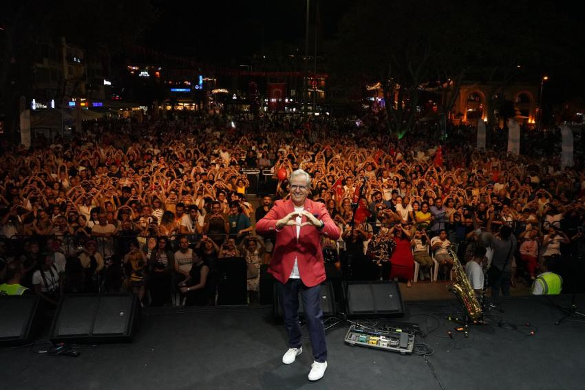 BANDIRMA'DA 30 AĞUSTOS ZAFER BAYRAMI COŞKUYLA KUTLANDI