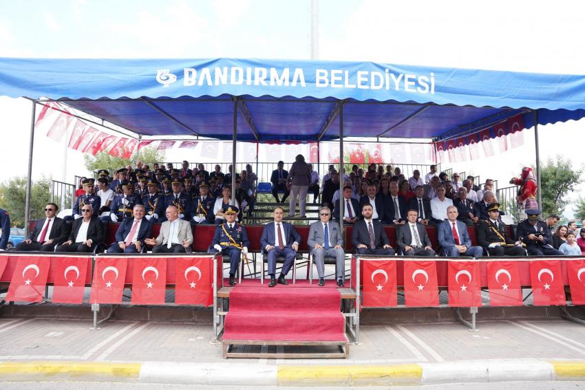 BANDIRMA'DA 30 AĞUSTOS ZAFER BAYRAMI COŞKUYLA KUTLANDI