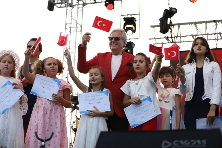 BANDIRMA'DA 30 AĞUSTOS ZAFER BAYRAMI COŞKUYLA KUTLANDI