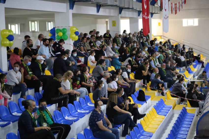 EDREMIT BELEDIYESI ALTINOLUKSPOR GALIBIYETLE BAŞLADI