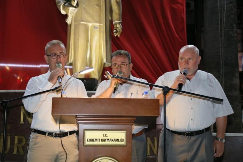 EDREMİT, 15 TEMMUZ'DA TÜRKİYE AŞKINA TEK YÜREK OLDU