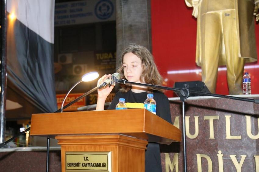 EDREMİT, 15 TEMMUZ'DA TÜRKİYE AŞKINA TEK YÜREK OLDU