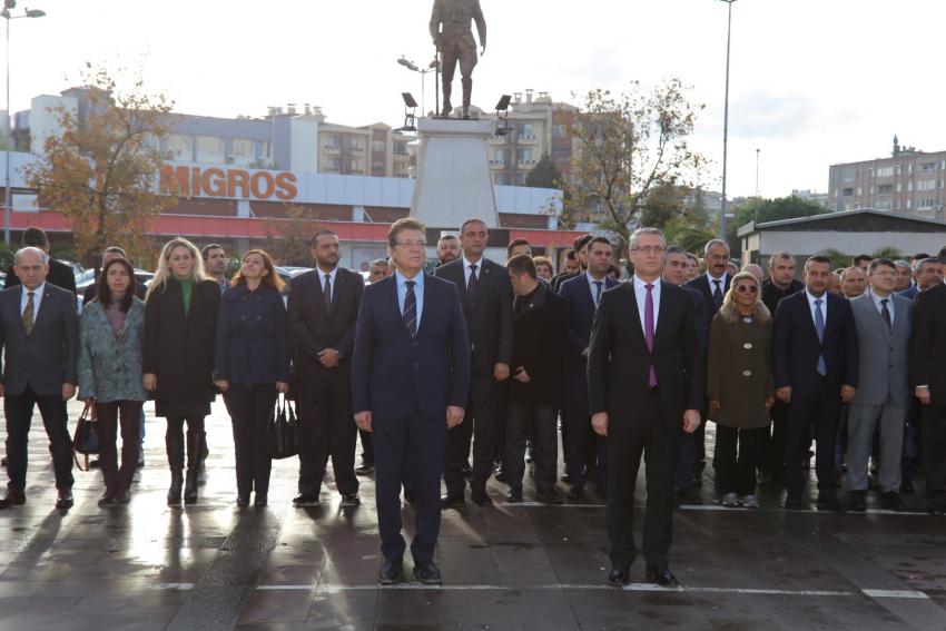 EDREMIT’TE ÖĞRETMENLER GÜNÜ KUTLANDI