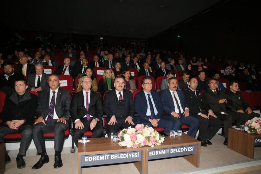 EDREMIT’TE ÖĞRETMENLER GÜNÜ KUTLANDI