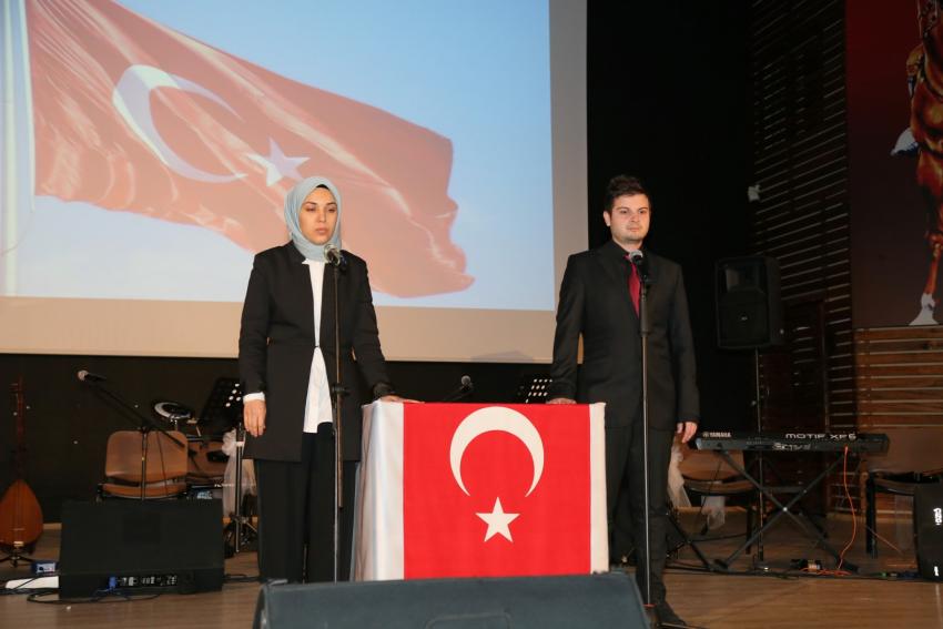 EDREMIT’TE ÖĞRETMENLER GÜNÜ KUTLANDI