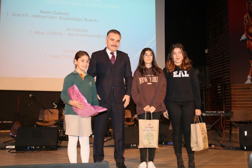 EDREMIT’TE ÖĞRETMENLER GÜNÜ KUTLANDI