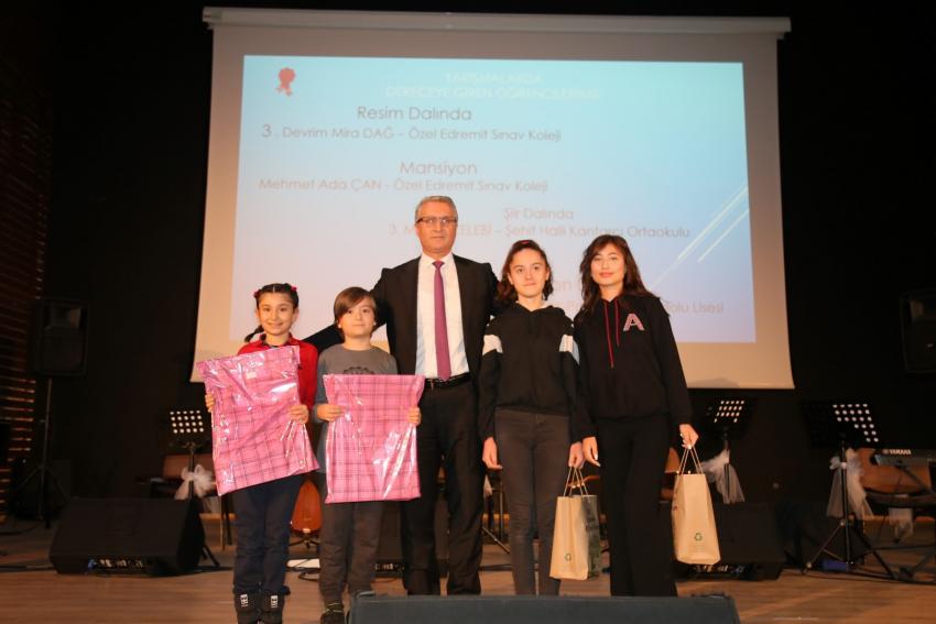 EDREMIT’TE ÖĞRETMENLER GÜNÜ KUTLANDI