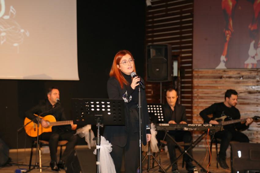 EDREMIT’TE ÖĞRETMENLER GÜNÜ KUTLANDI