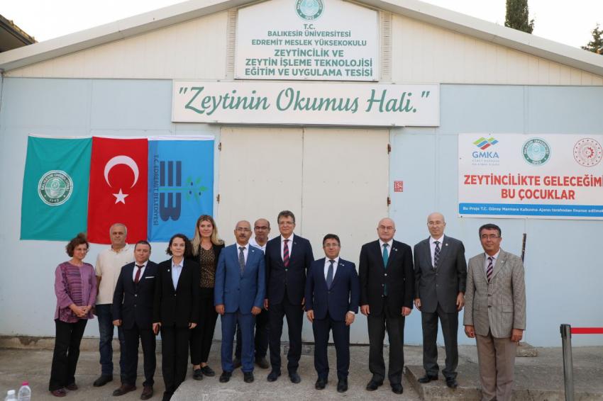 Edremit Belediyesi’nden zeytine büyük destek