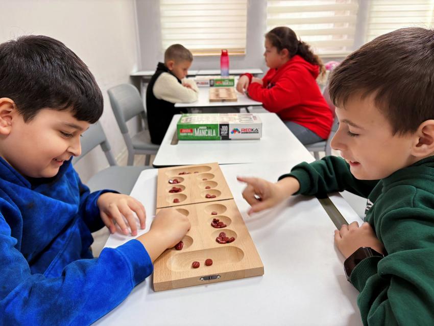 Edremit Belediyesi’nden Çocuklara Zeka Oyunları Atölyesi