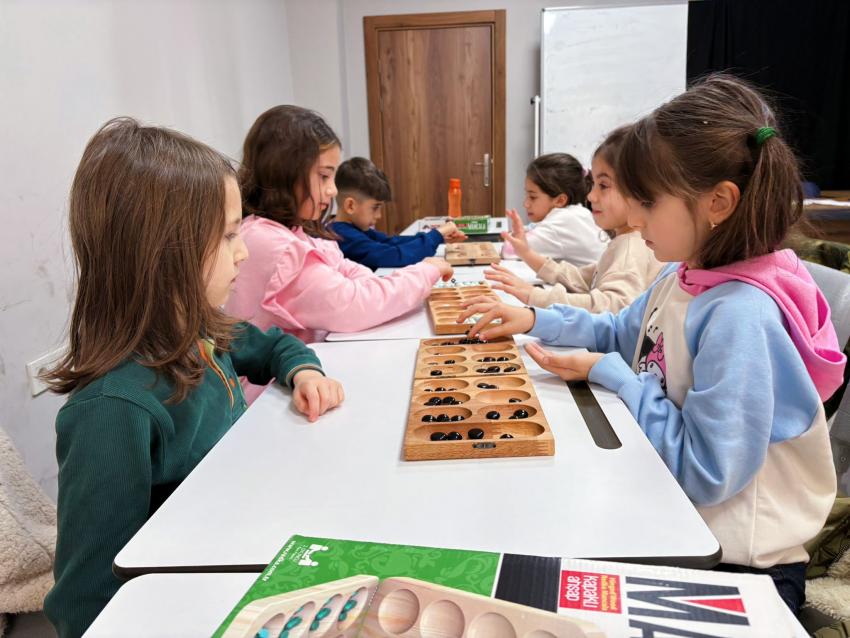 Edremit Belediyesi’nden Çocuklara Zeka Oyunları Atölyesi
