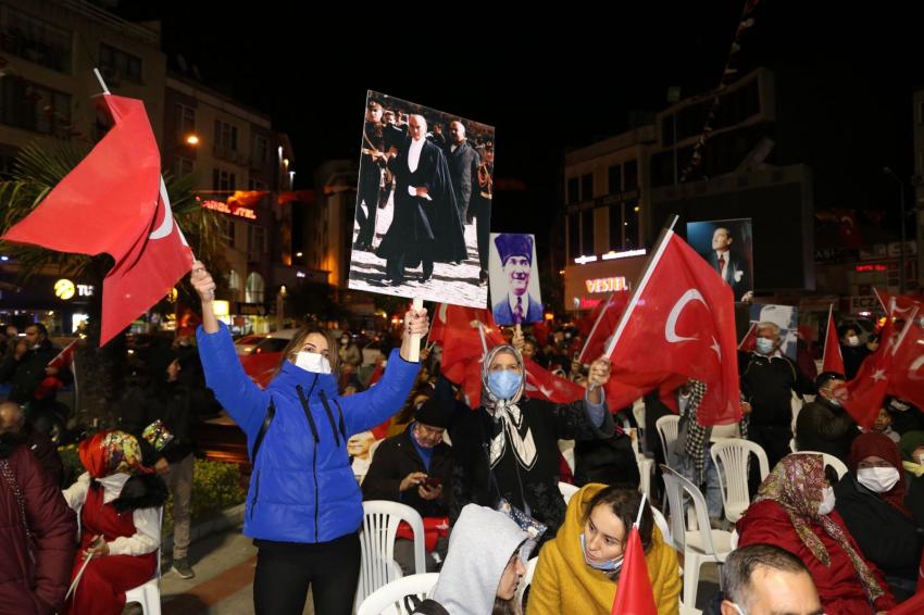 CUMHURİYET COŞKUSU TÜRKÜ AKBAYRAM KONSERİ İLE BAŞLADI