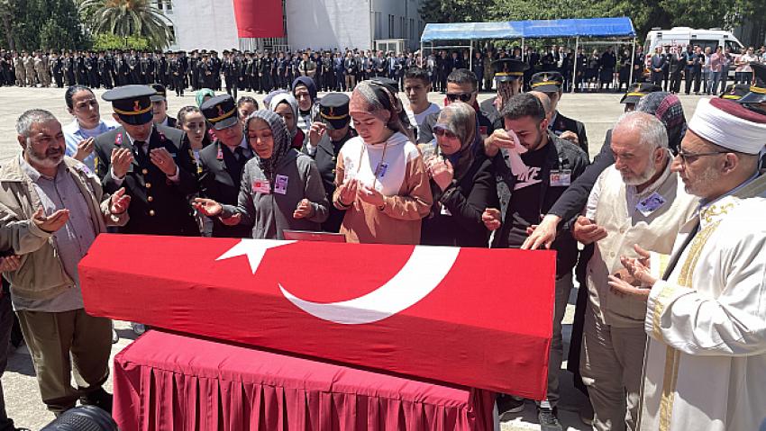 TRAFIK KAZASINDA ŞEHIT OLAN ASKER IÇIN TÖREN DÜZENLENDI