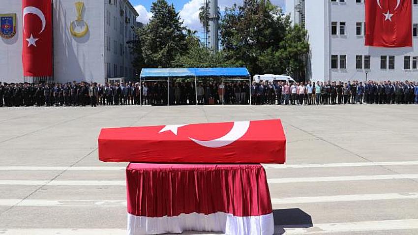TRAFIK KAZASINDA ŞEHIT OLAN ASKER IÇIN TÖREN DÜZENLENDI