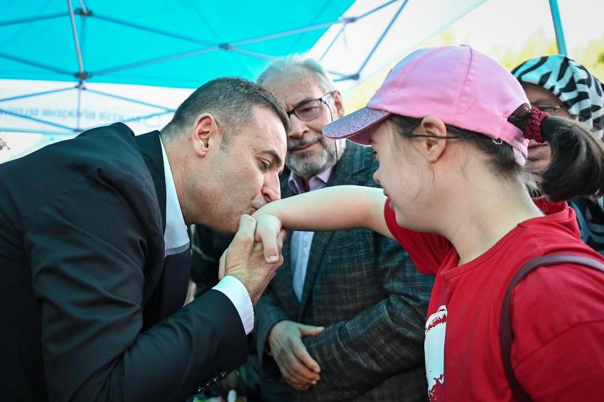 Ahmet Akın, Halk Günleri kapsamında İvrindililerle buluştu