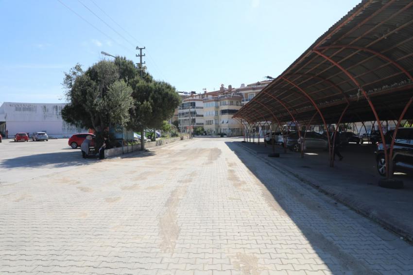 AKÇAY MAHALLESİ’NDE KAPALI PAZARYERİ ÇEVRESİ YENİLENDİ